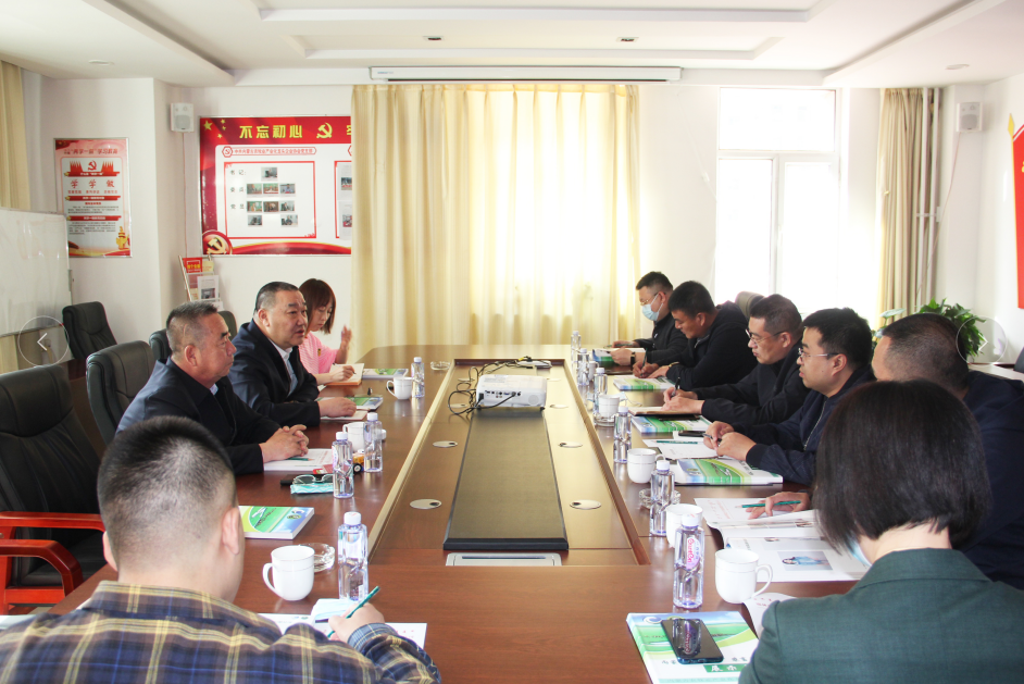 內(nèi)蒙古自治區(qū)公安廳環(huán)食藥偵總隊(duì)與呼和浩特市公安局環(huán)食藥偵支隊(duì)一行到協(xié)會(huì)調(diào)研